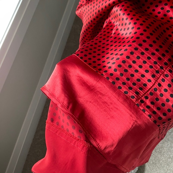 Silk red and Black Shift dress. - Picture 6 of 8